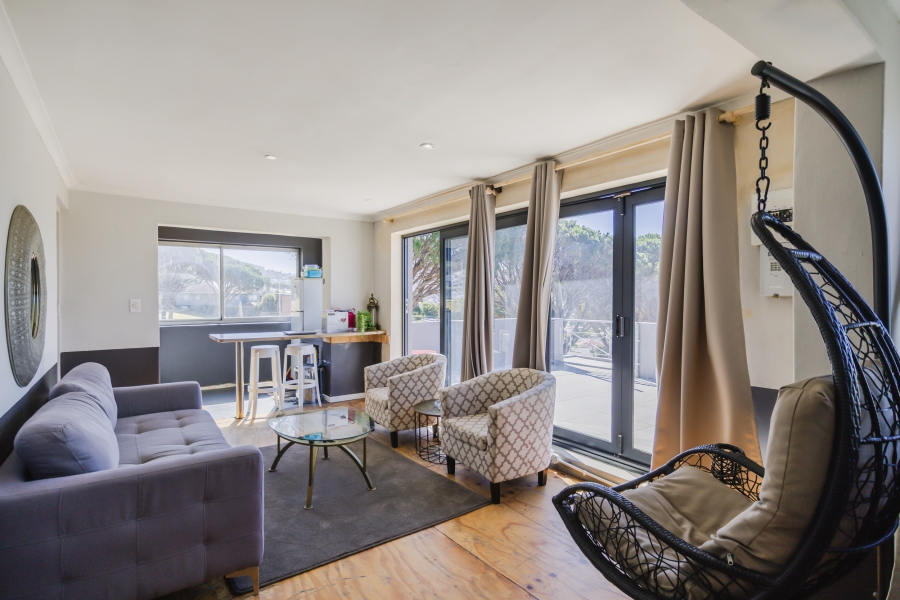 6 Bedroom Property for Sale in Vredehoek Western Cape